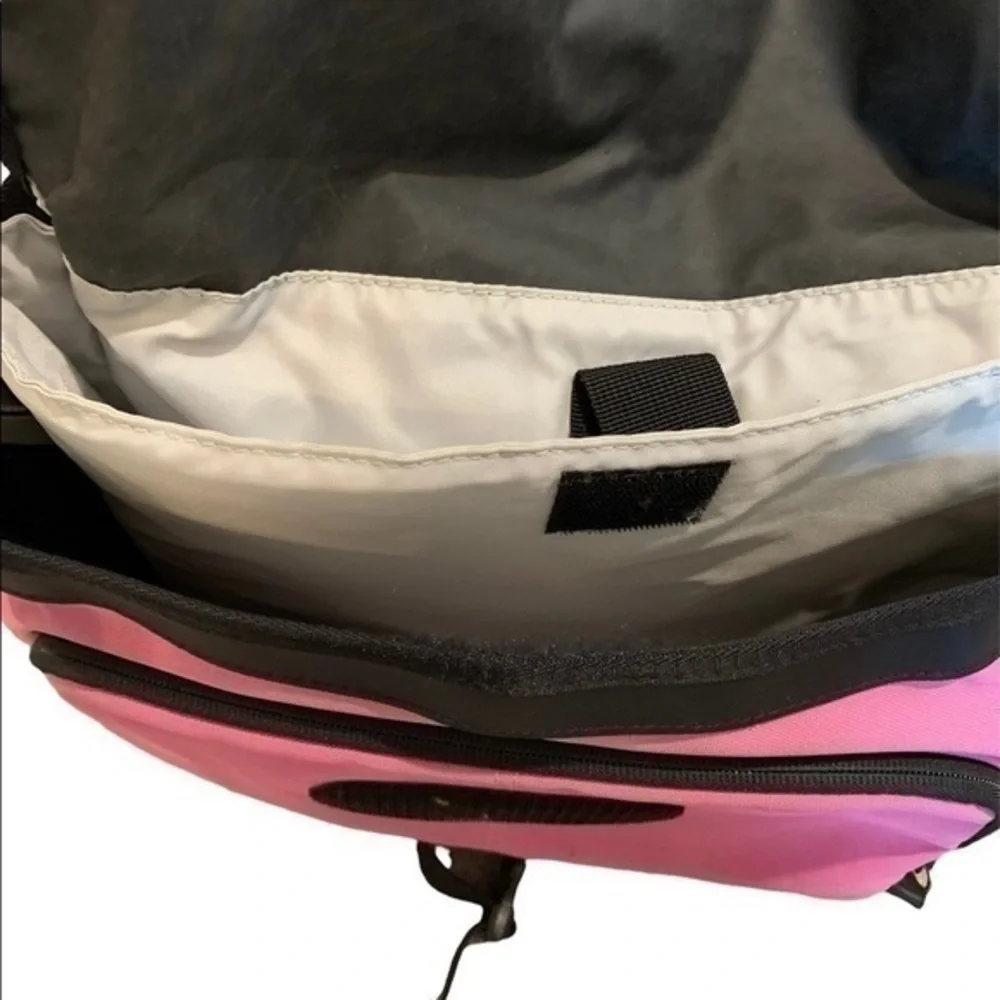 Nike messenger bag in pink Rare!